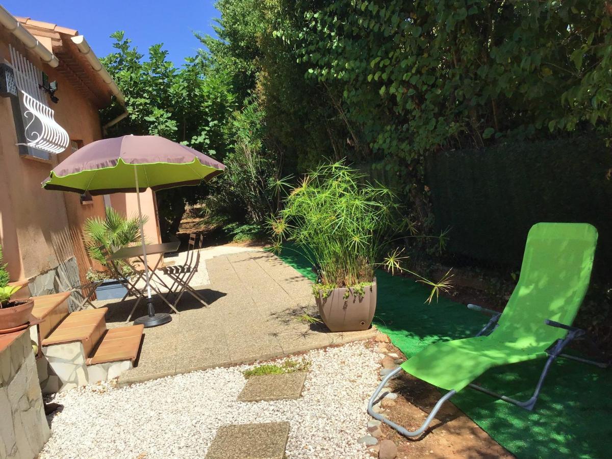 Charmant Appartement A Le Muy Avec Terrasse Et Jardin Екстериор снимка